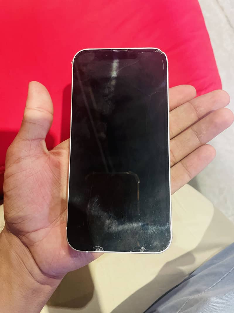 Apple iPhone 13 1
