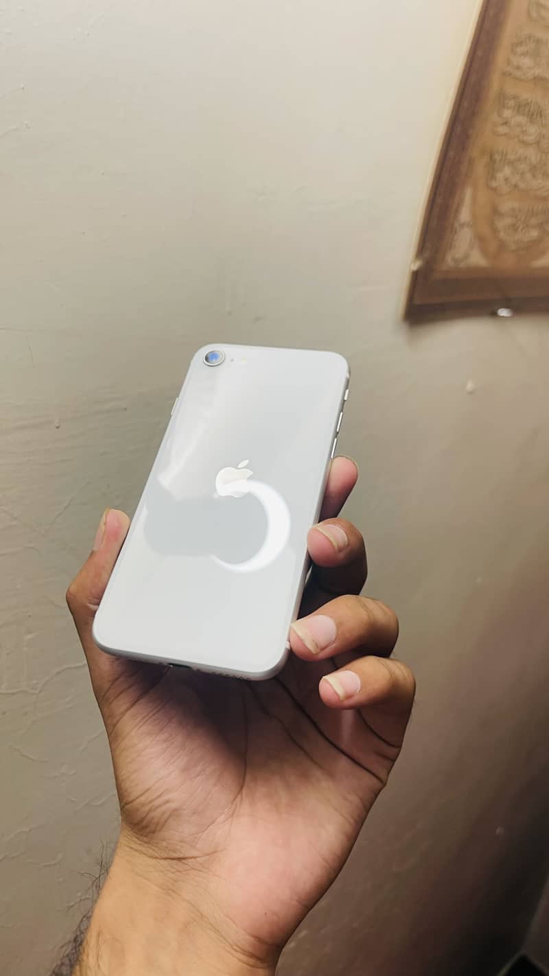 iPhone SE 2nd generation 7