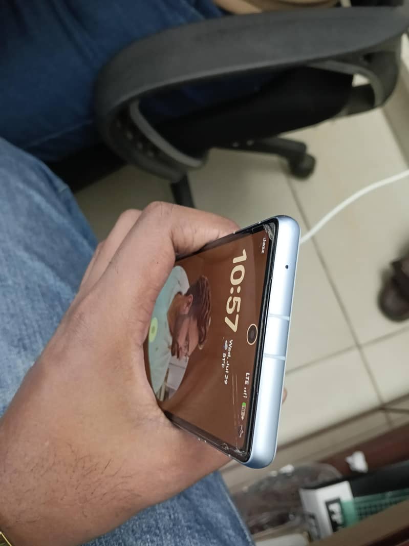 Google Pixel 7a 2