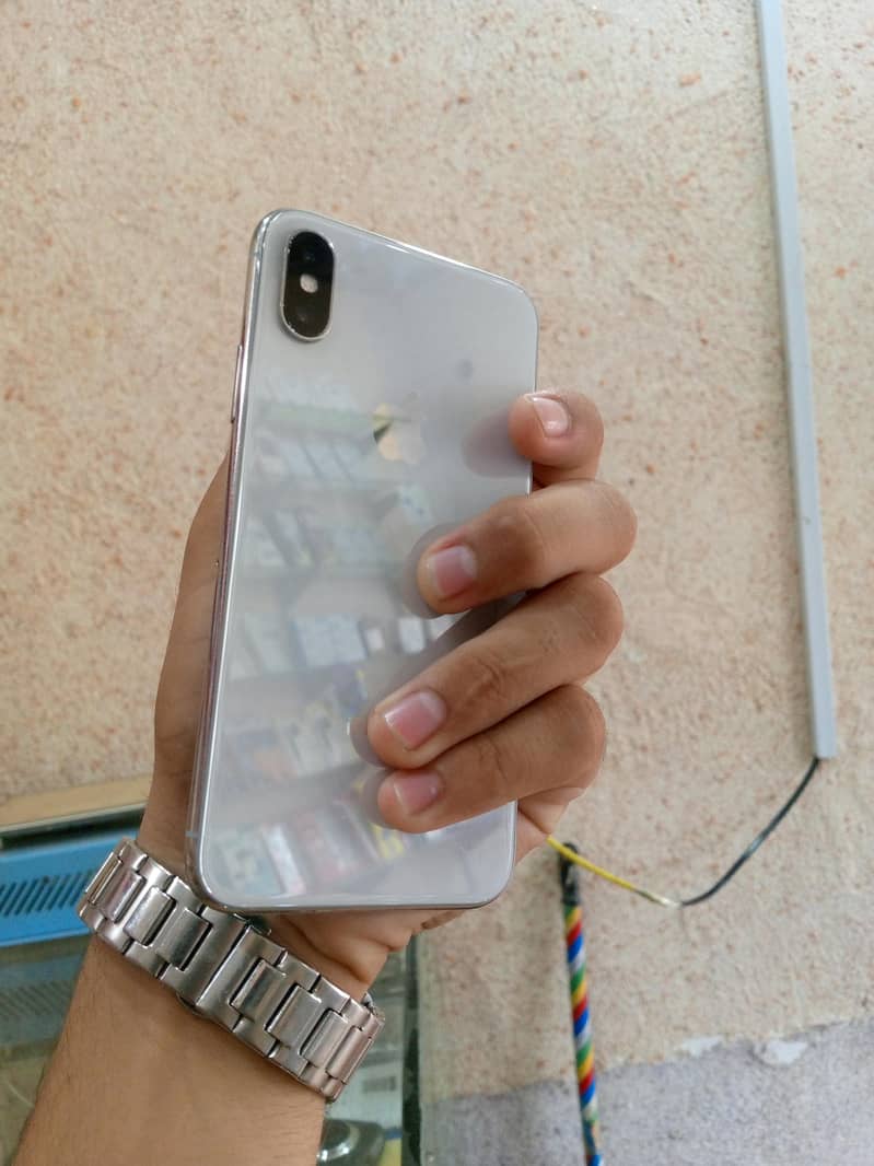Apple iPhone X 4