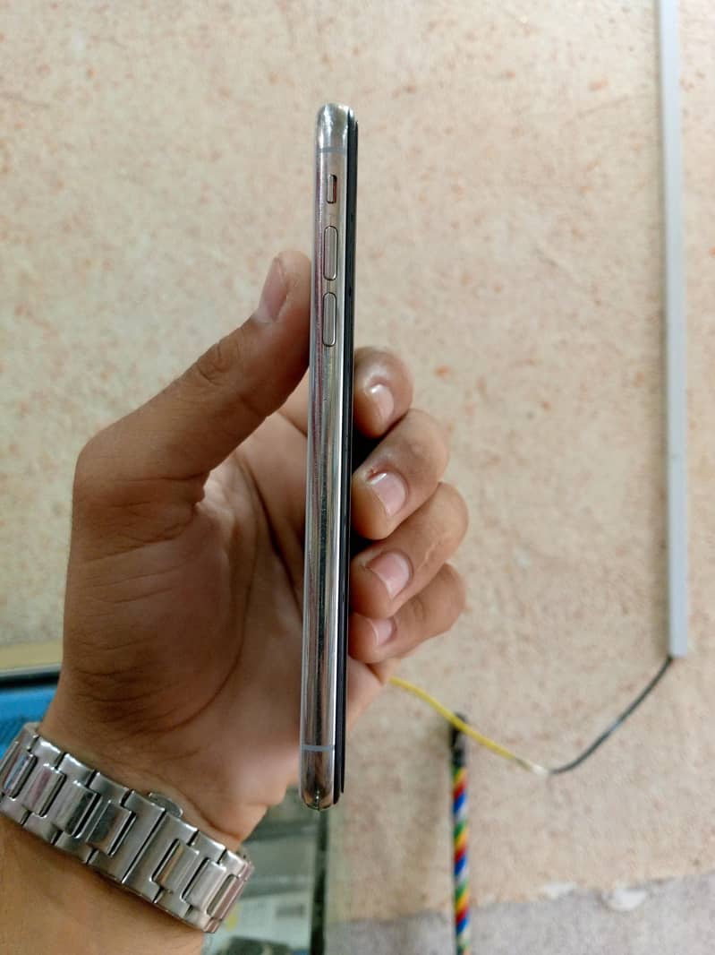 Apple iPhone X 5
