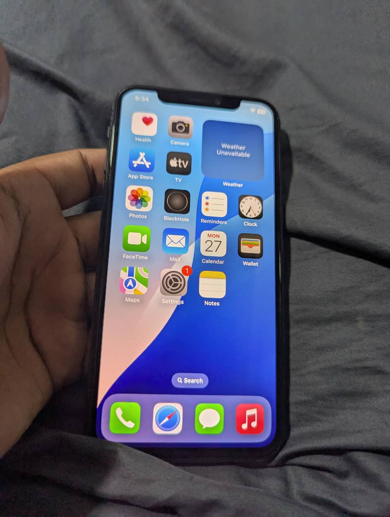 Apple iPhone XS 1