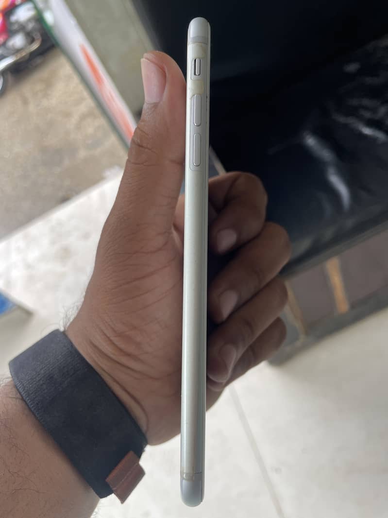 Apple iPhone 7 Plus 3