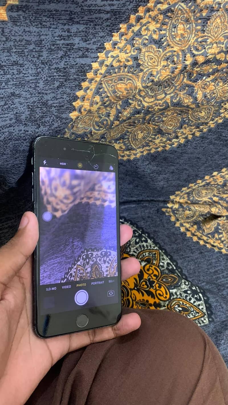 Apple iPhone 7 Plus 2