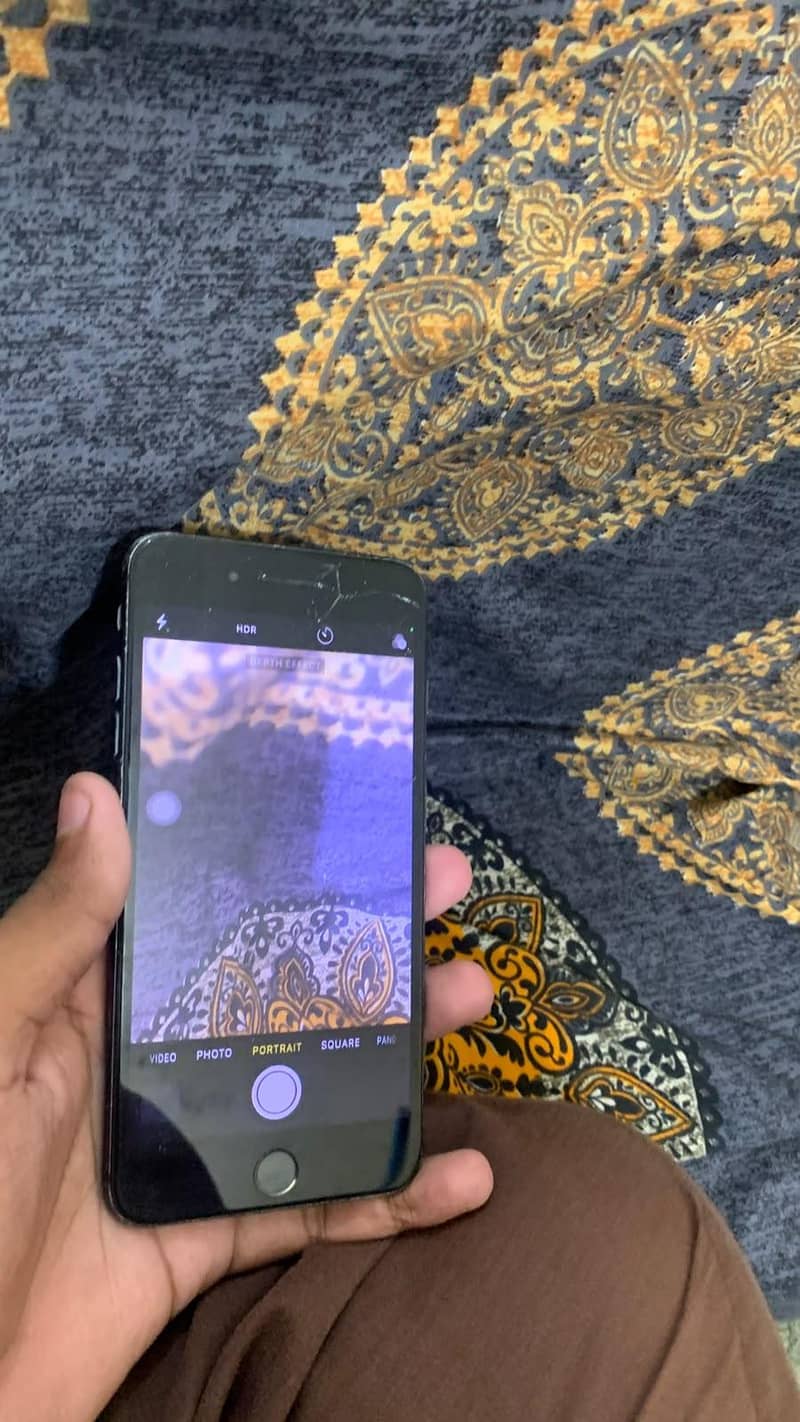 Apple iPhone 7 Plus 3
