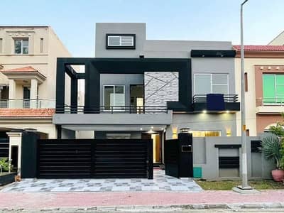 Hot Location 10 Marla Brand New House Available For Sale In Bahria Town Lahore.