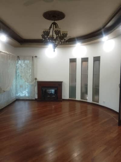 1 Kanal Owner Builders House For Sale