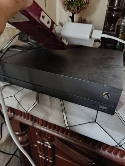 X Box One X 1 tb