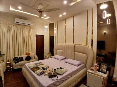 10 Marla Owner Builder Corner House For Sale Hot Location