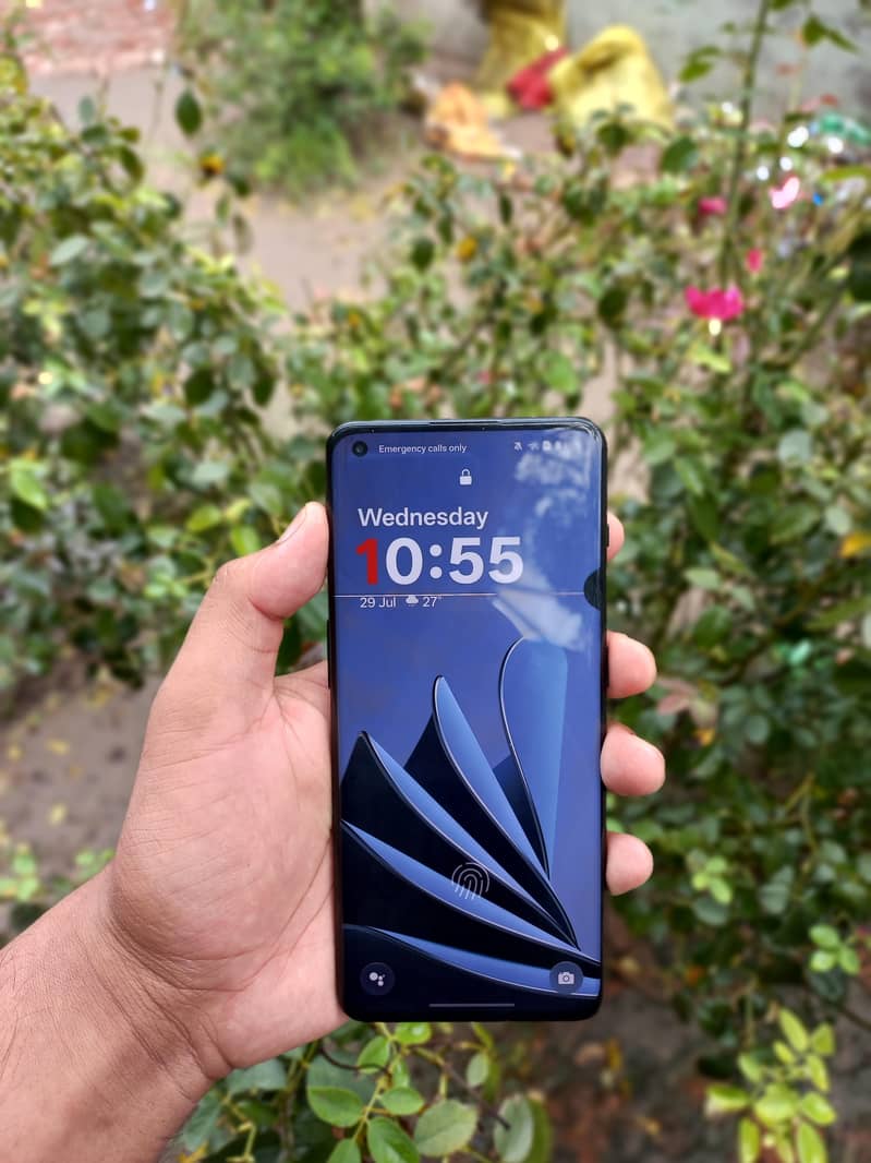 One Plus 10 Pro 4