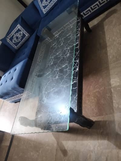 Table / Center Table