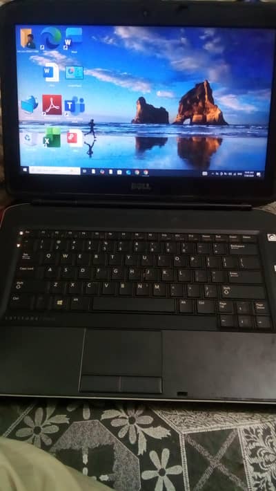 Dell latitude E5430, Core i3, 3rd gen, 4gb ram, 320gb HDD