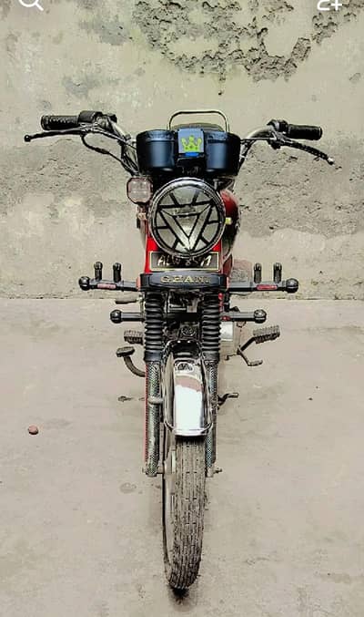موٹر سائیکل بالکل اوکے ہے کوئی مسئلہ نہیں ٹیر نیو ڈلوائے ہیں بیٹری سکن