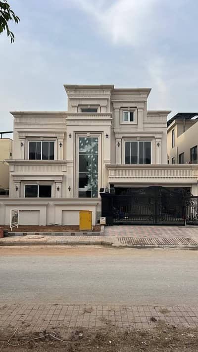 1 Kanal Brand New Luxury House Available For Sale In Bahria Town Lahore.