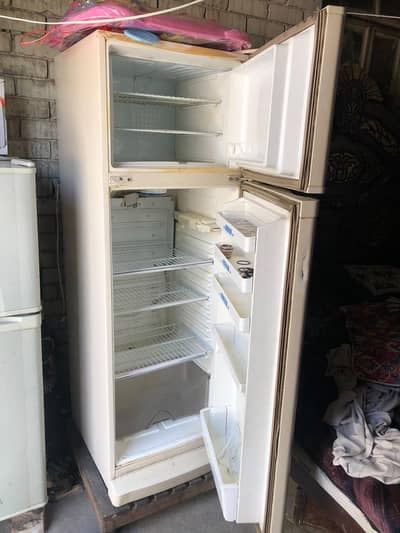 Urgent sale dawlance fredge