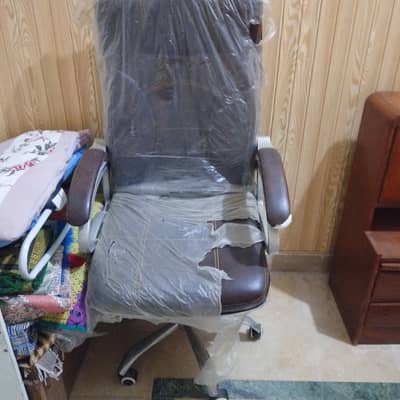 Revolving chair