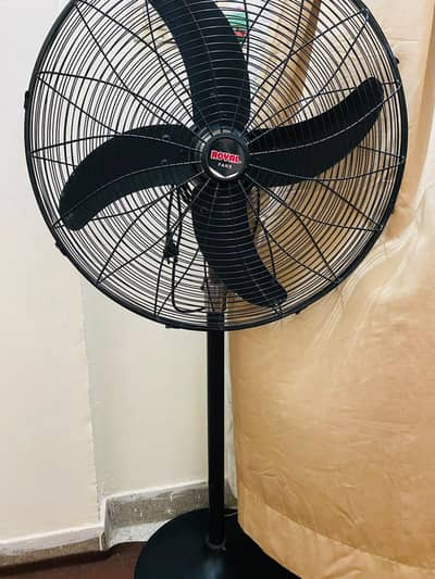 Royal Fans Heavy-Duty Black Pedestal / Bracket Fan