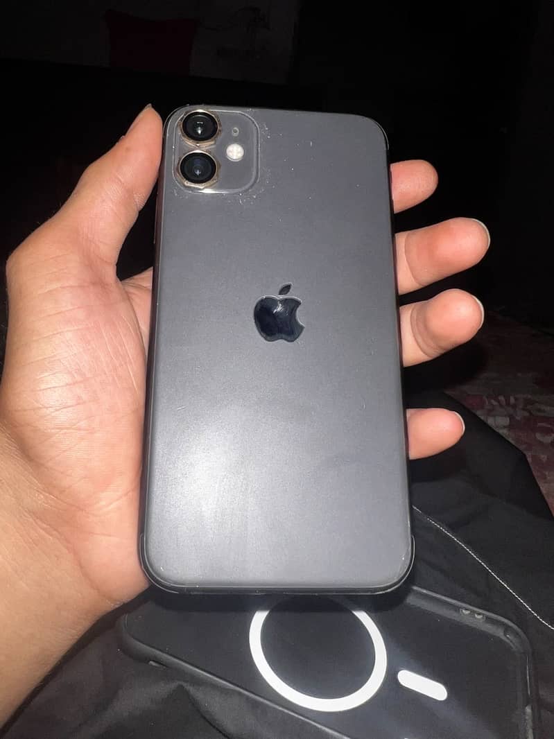 iPhone 11 3