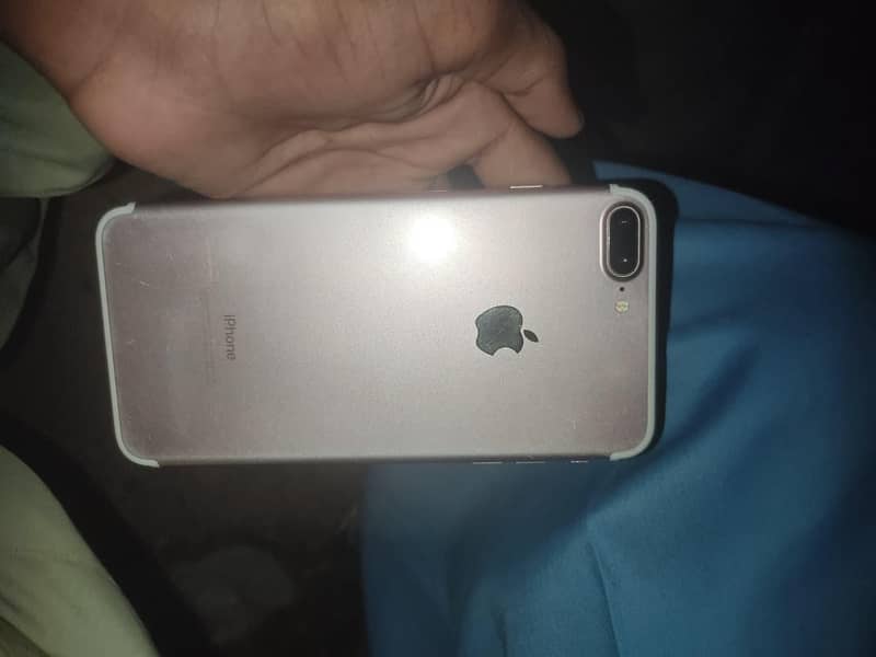 Apple iPhone 7 Plus 0