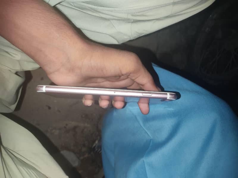 Apple iPhone 7 Plus 4