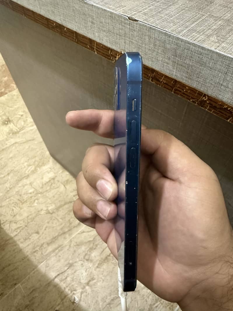 Apple iPhone 12 0