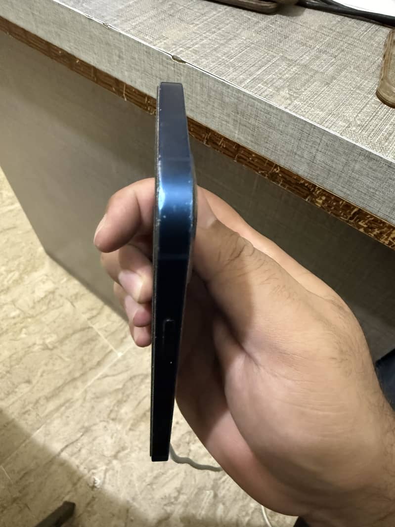 Apple iPhone 12 2