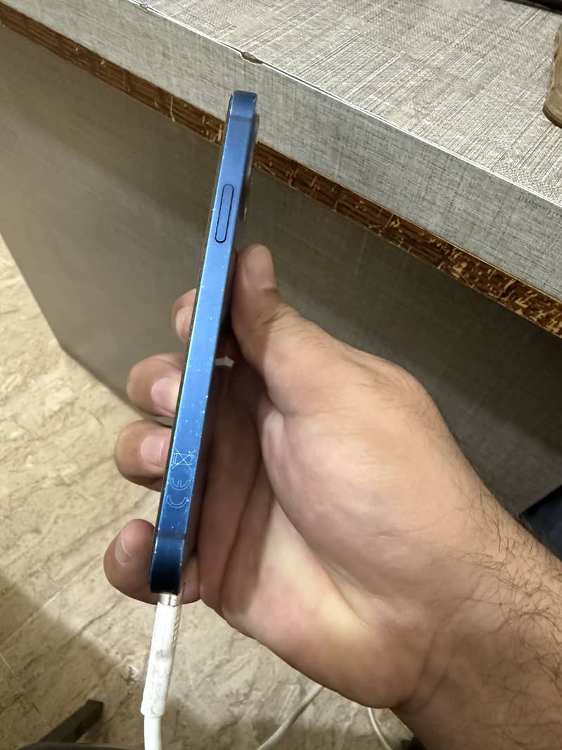 Apple iPhone 12 5