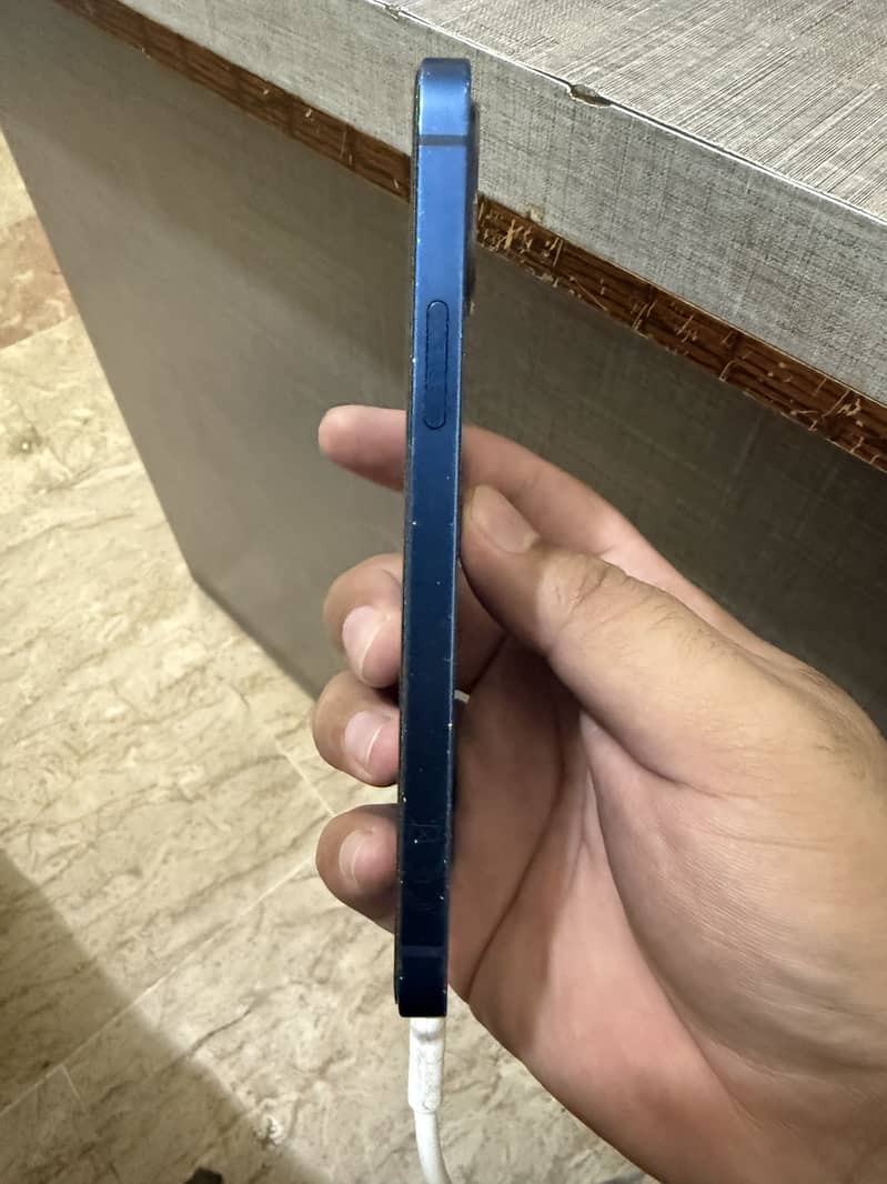 Apple iPhone 12 9