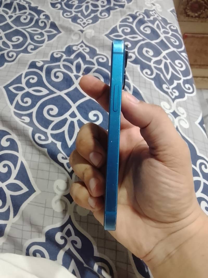 Apple iPhone 13 mini 4