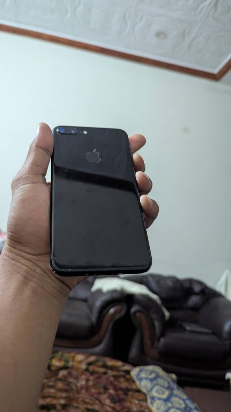 Apple iPhone 7 Plus 5