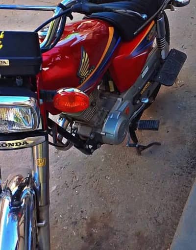 Honda CG 125 model 2010 for urgent sale