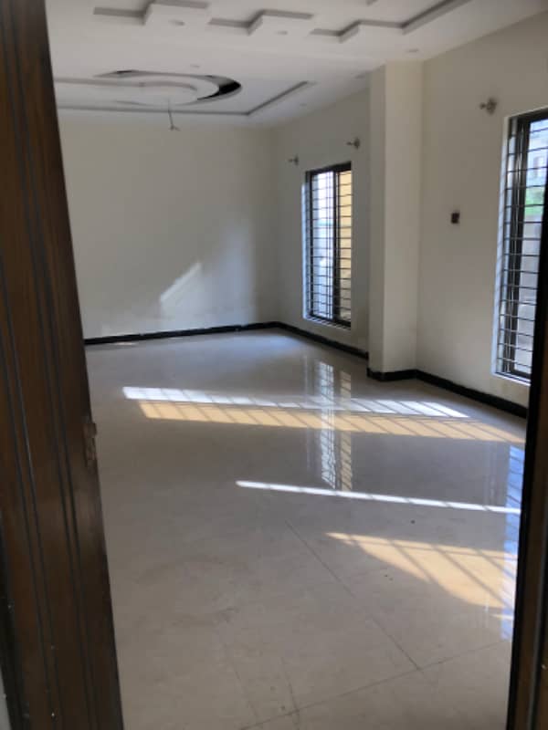 Ideal location solid construction 4