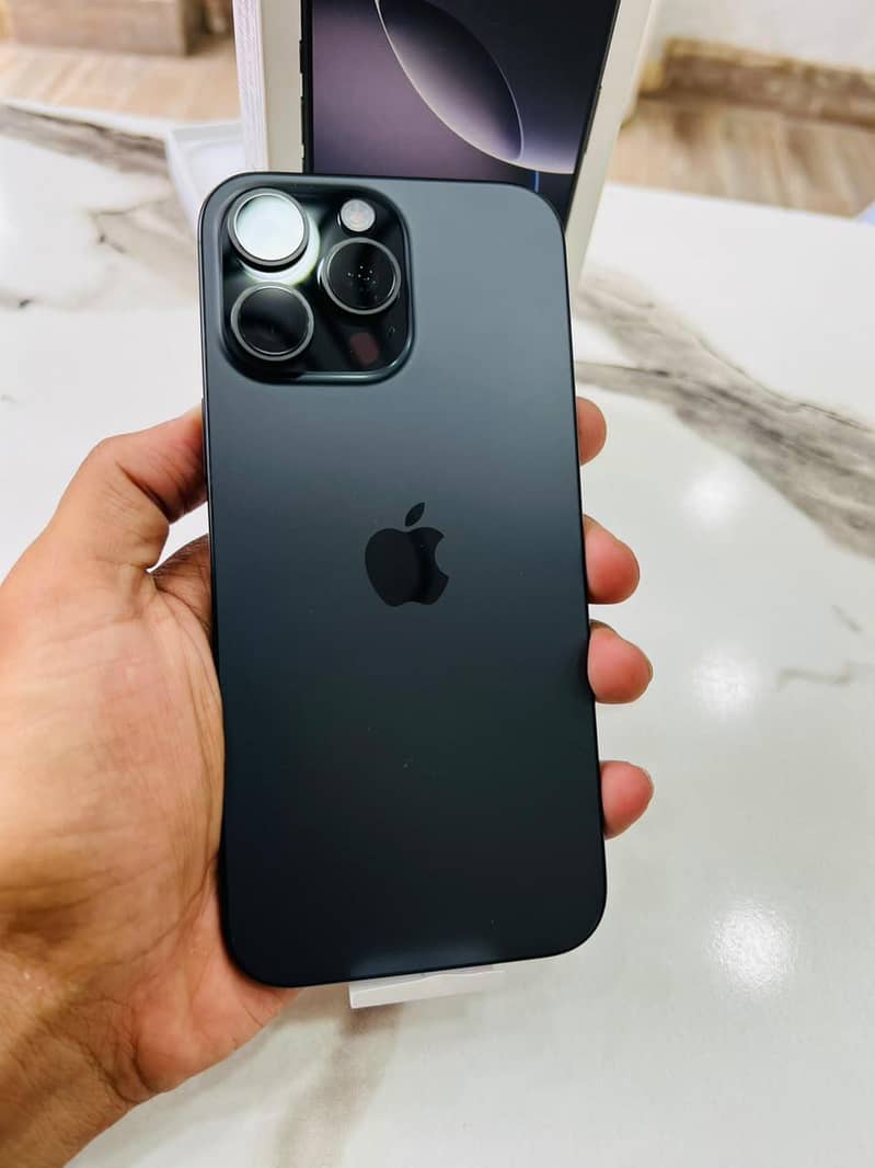 Apple iPhone 16 Pro Max 0
