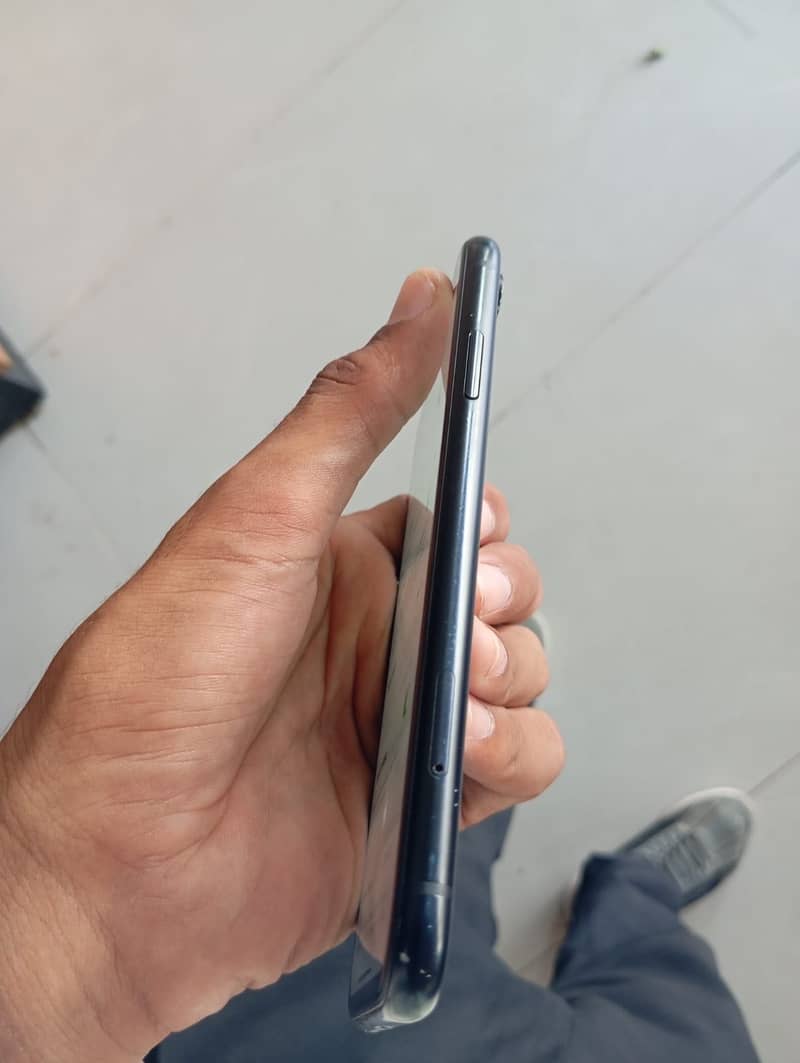 Apple iPhone XR 1