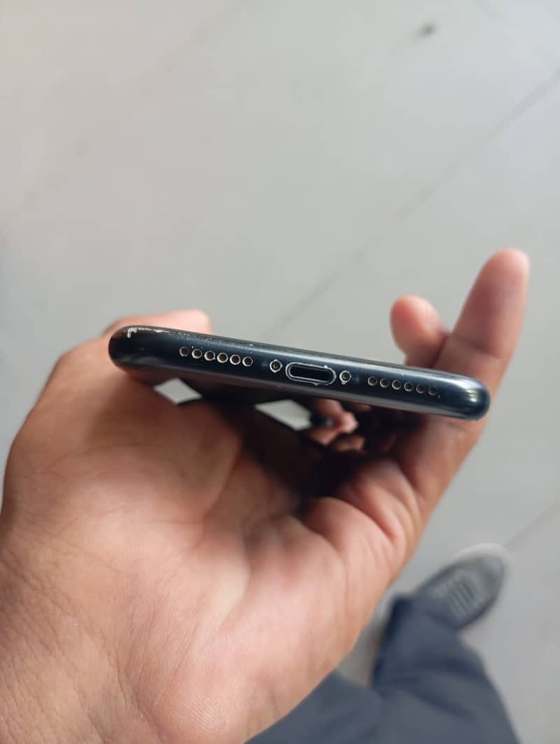 Apple iPhone XR 5