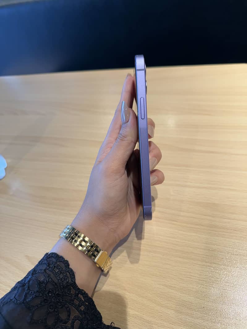 Apple iPhone 12 3