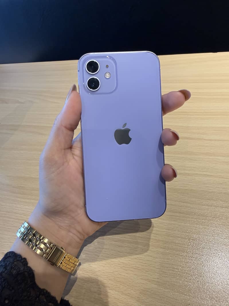 Apple iPhone 12 6