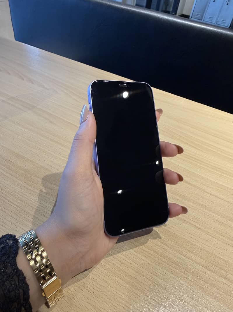 Apple iPhone 12 7