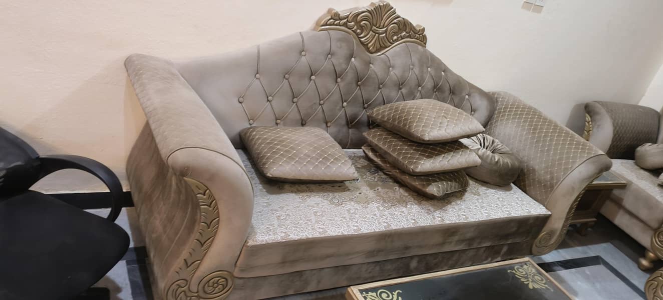 complete sofa set with tables 0