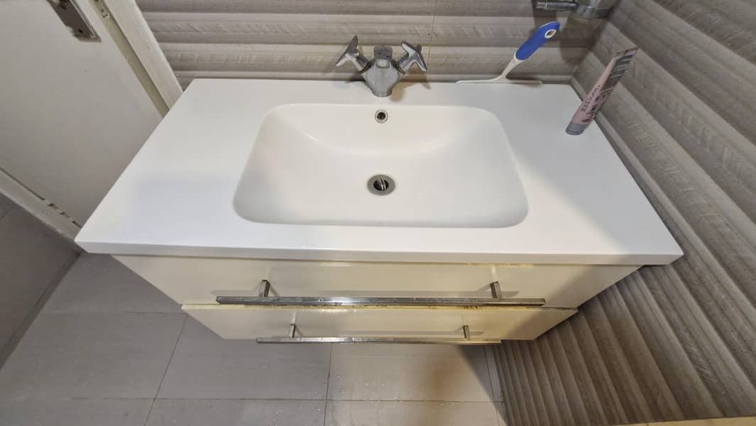 white vanity 1