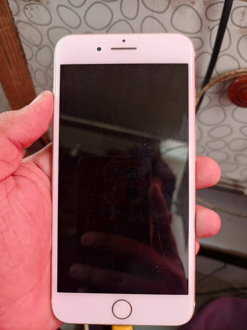 Apple iPhone 7 Plus 0
