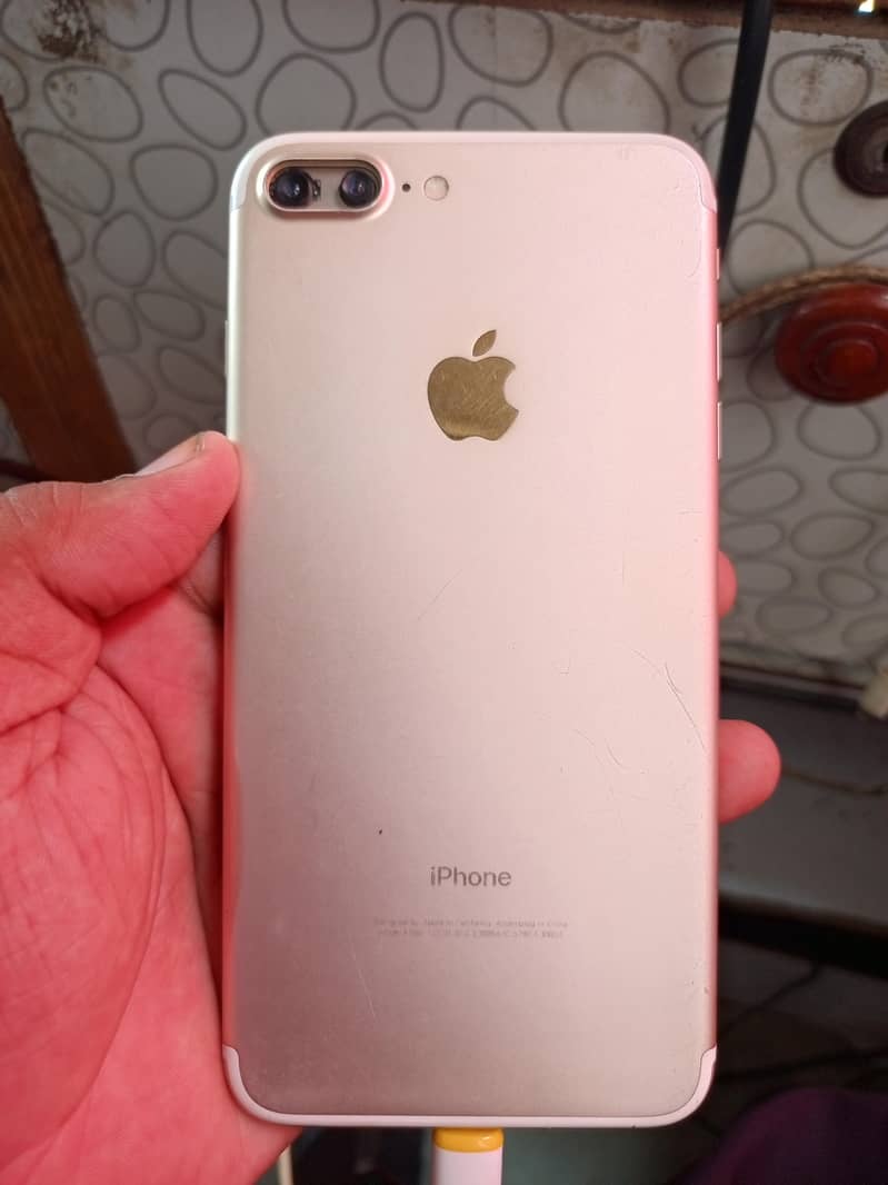 Apple iPhone 7 Plus 1