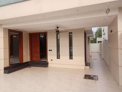In Bahria Orchard Phase 1 - Southern 10 Marla House For sale