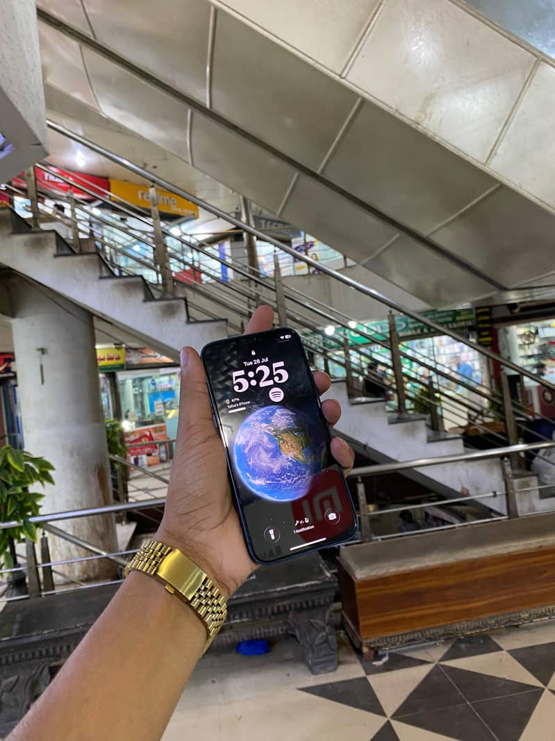 Apple iPhone 12 1