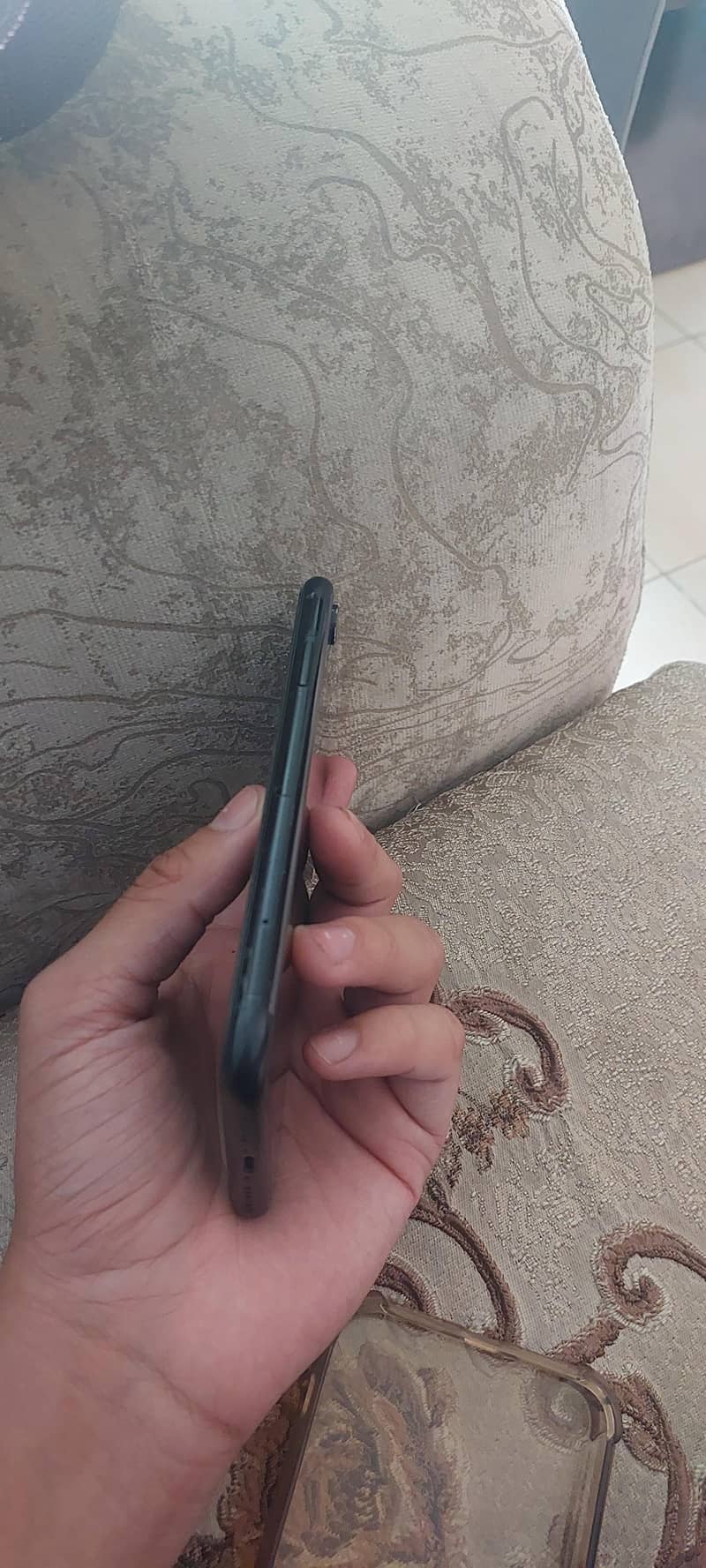 Apple iPhone XR 1