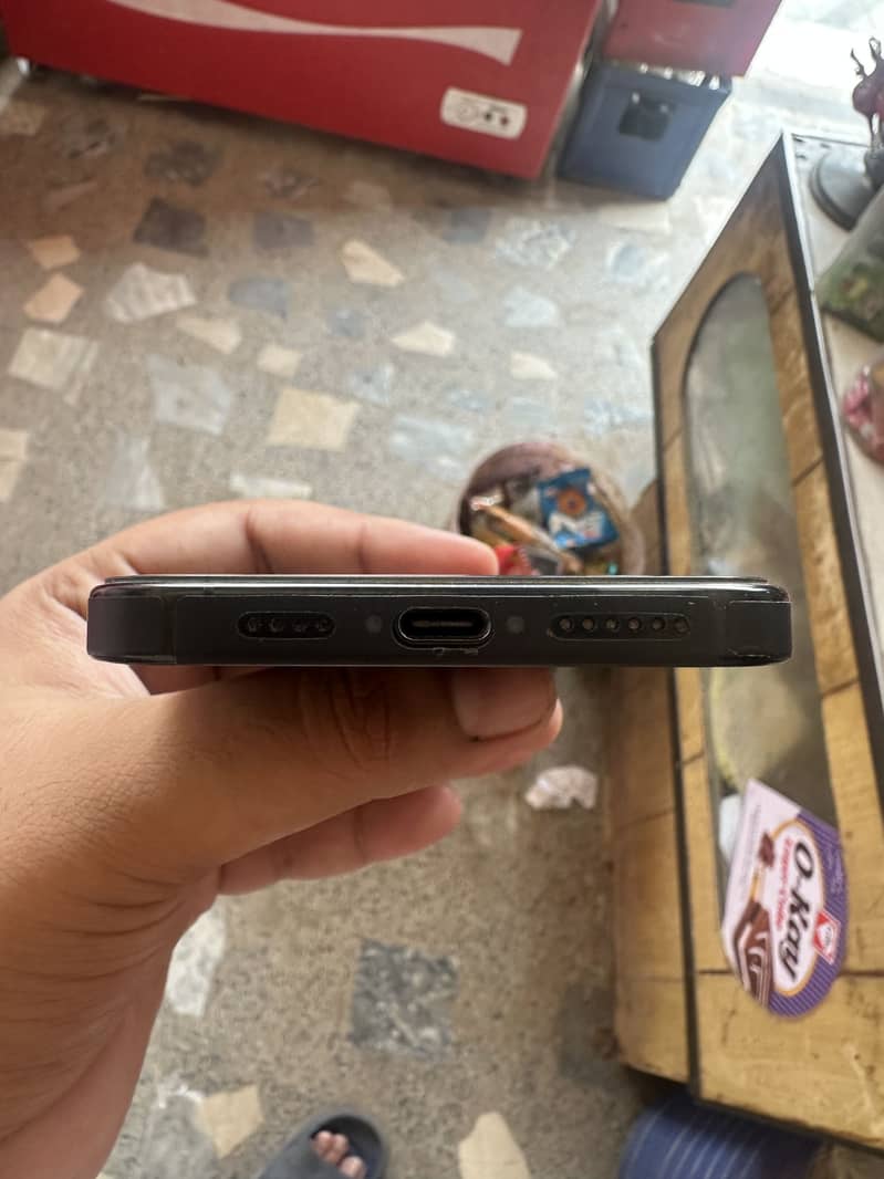 Apple iPhone 16 Pro Max 0