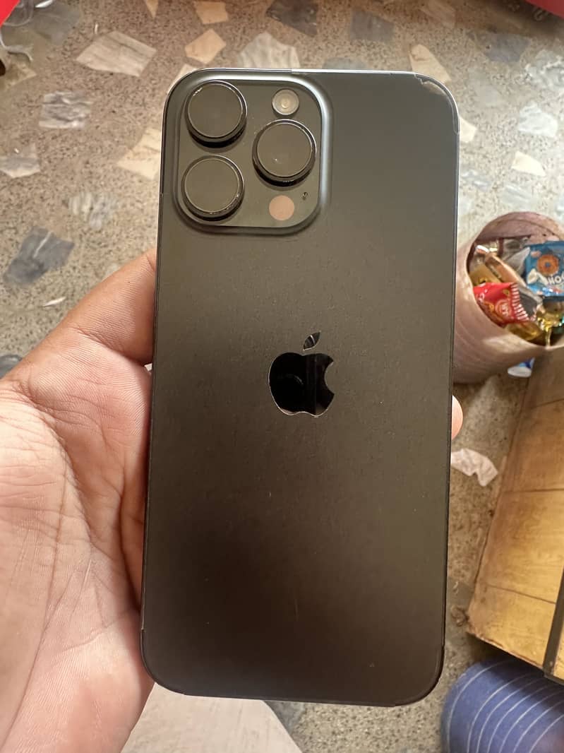 Apple iPhone 16 Pro Max 1