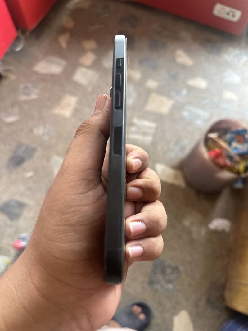 Apple iPhone 16 Pro Max 5