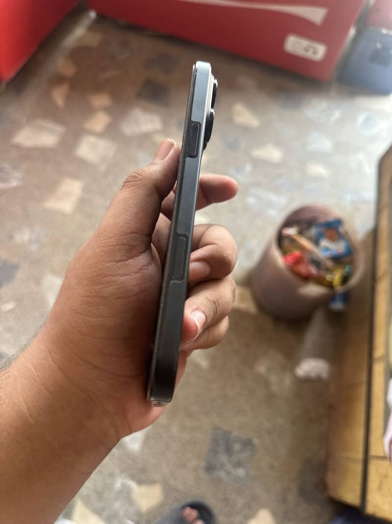 Apple iPhone 16 Pro Max 6