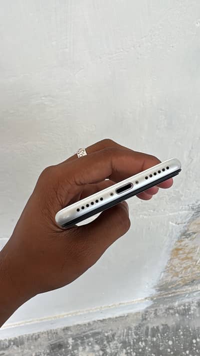 Apple iPhone SE 2020